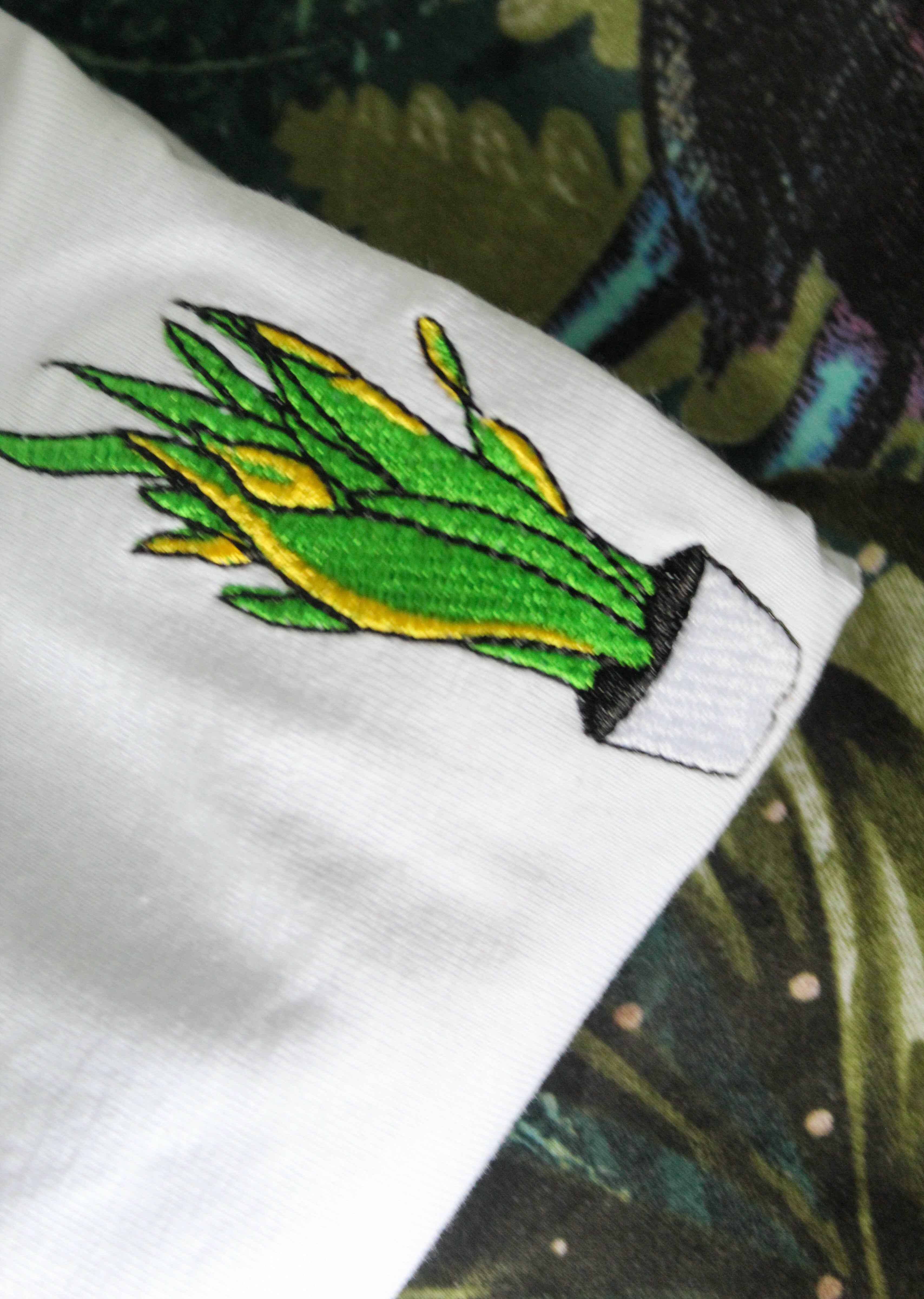 Dracaena Embroidered Organic Cotton Tee - Alien Cow