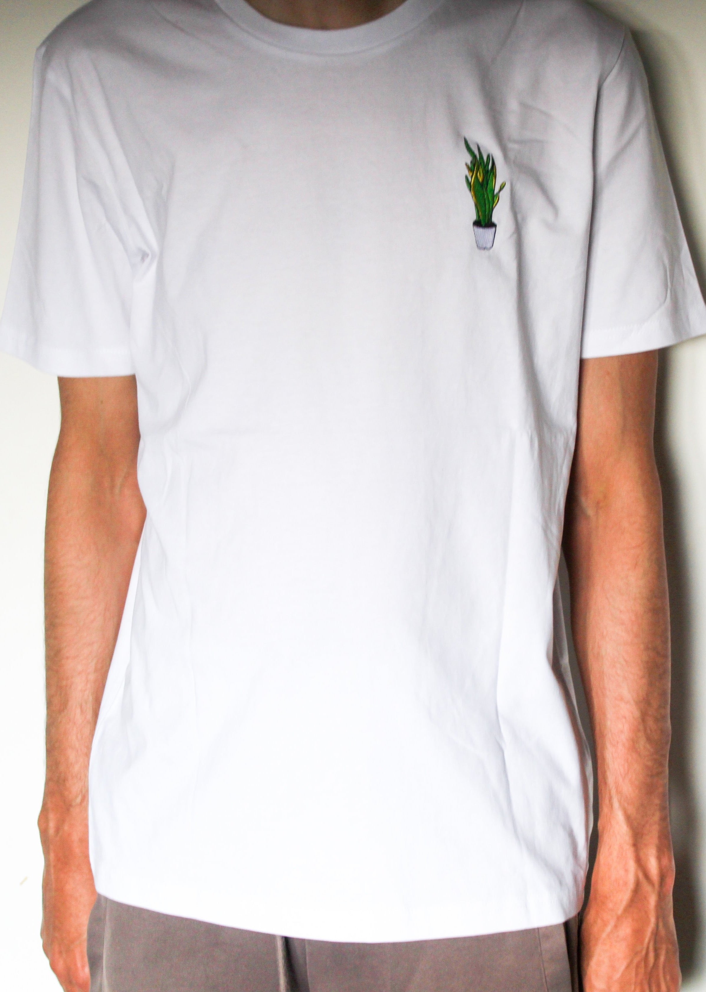 Dracaena Embroidered Organic Cotton Tee - Alien Cow